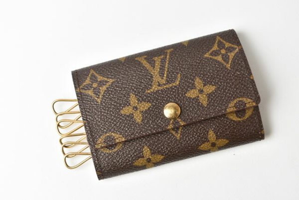 m2212 22 lv 2 Louis Vuitton Key Case Multicle Monogram