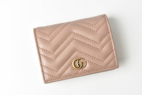 m221216 44 g 2 Gucci Mini Wallet GG Marmont Pink Beige