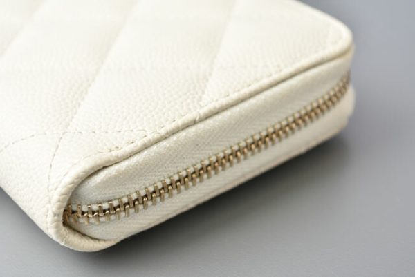 m2301 14 ch 4 CHANEL Medium Wallet Quilted Matelasse Caviar Skin White