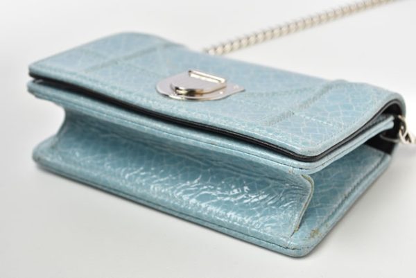 m2301 26 d 10 Dior Cannage Pouch Chain Patent Blue