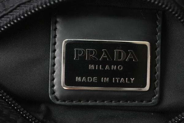 m2301 33 p 4 Prada Body Bag Nylon Tessuto Nero