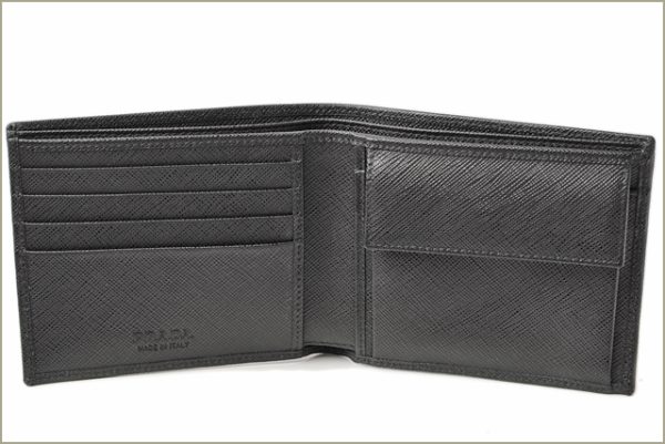 p 16 033 3 Prada Saffiano Rocket Folding Wallet Nero