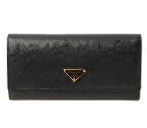 p 16 105 1 Gucci Logo Punching Handbag Black