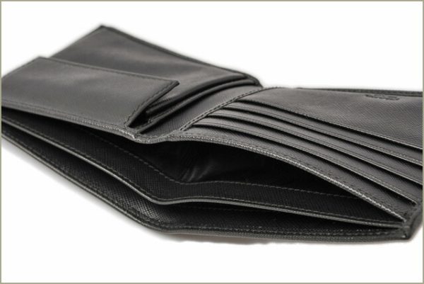 p 16 114 4 Prada Saffiano Folding Wallet Nero