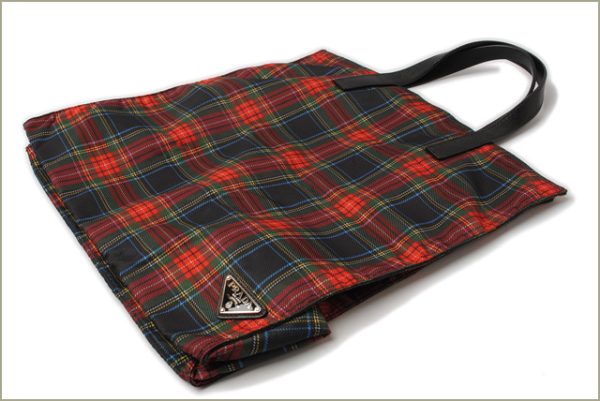 p 16 125 5 Prada Plaid Pattern Tessuto Shopping Bag Red Green Blue