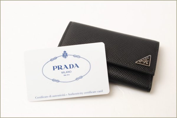 p 16 205 5 Prada Cuir Saffiano Key Case Nero Verde