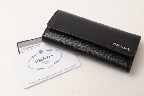 p 16 212 5 Prada Corner Saffiano Key Case Nero