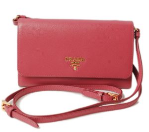 p 17 010 1 Gucci Horsebit Leather Shoulder Bag Red