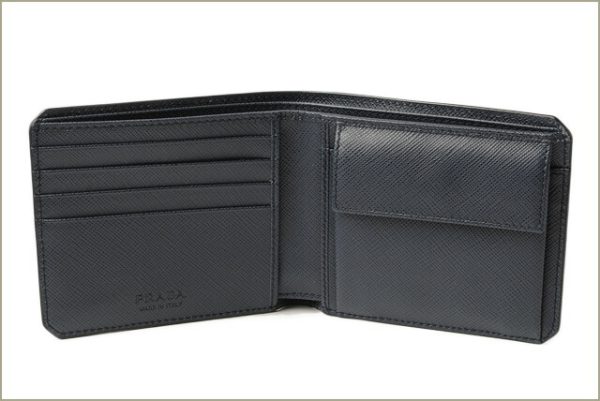 p 18 071 2 Prada Folding Wallet Saffiano Baltico