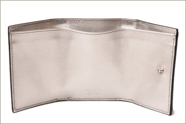 p 18 226 4 Prada Folding Wallet Saffiano Gunmetal