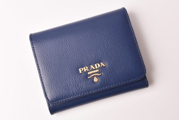 p 19 027 2 Prada 3 FWallet Vitello Move Bluette