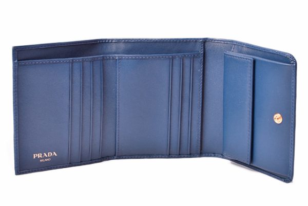 p 19 027 3 Prada 3 FWallet Vitello Move Bluette