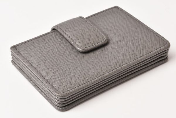 p 19 060 4 Prada Card Case Black