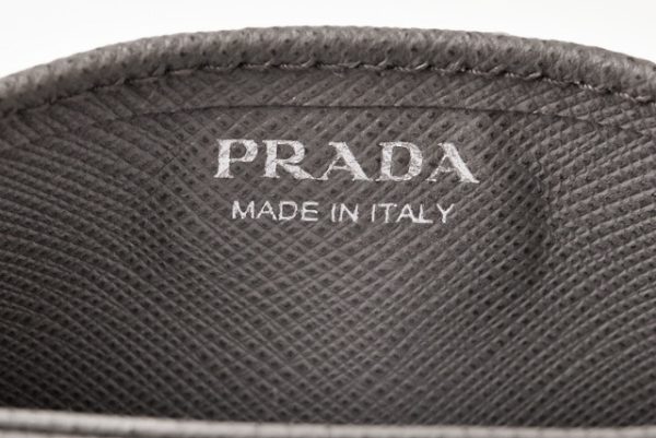 p 19 060 6 Prada Card Case Black