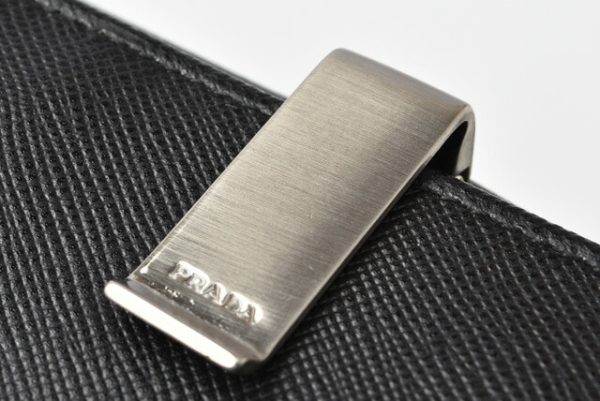 p 19 102 5 Prada Folding Wallet Saffiano Black