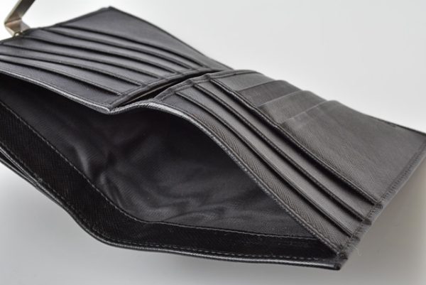 p 19 102 7 Prada Folding Wallet Saffiano Nero