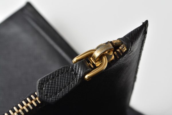 p 19 1220 8 Prada Long Wallet Saffiano Nero