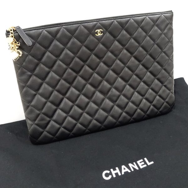 s2405 06 502925ti 09 Chanel Matelasse Cocomark Clutch Lambskin Black