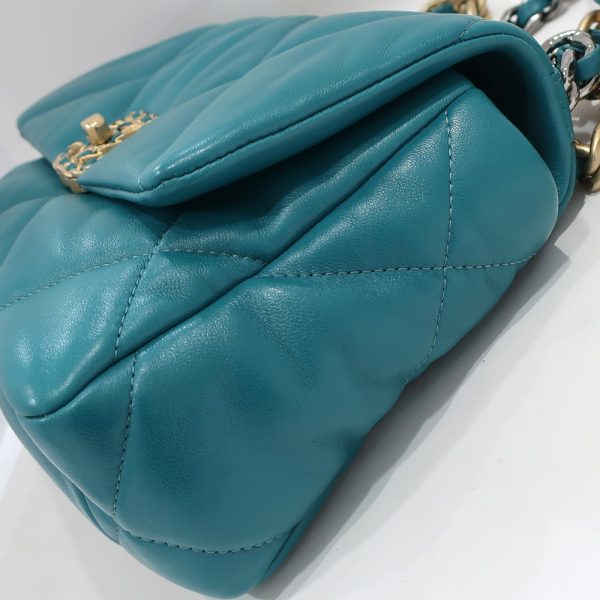 s2406 06 504376ik 04 Chanel Chain Bag Matelasse Lambskin Green Bag