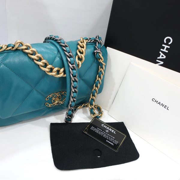 s2406 06 504376ik 09 Chanel Chain Bag Matelasse Lambskin Green Bag