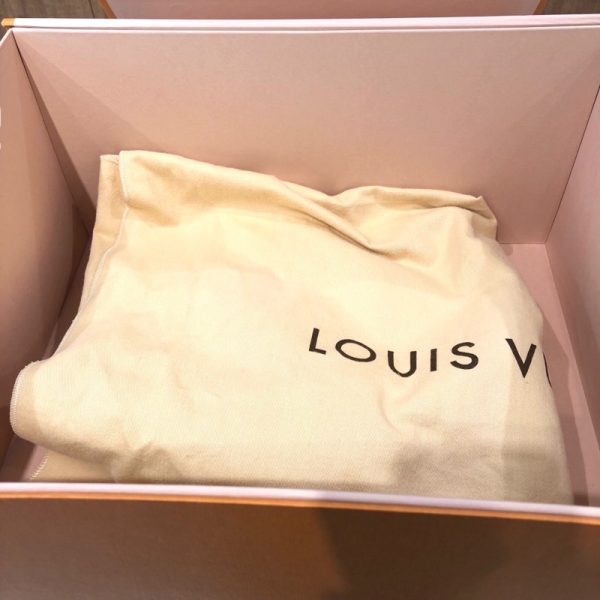 s 3809345 0 LOUIS VUITTON On the Go MM Tote Bag Monogram Giant Handbag