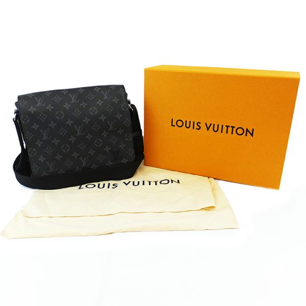 t2407 06 004886hm 09 Louis Vuitton District PM LV Black Monogram Eclipse shoulder bag Monogram bag