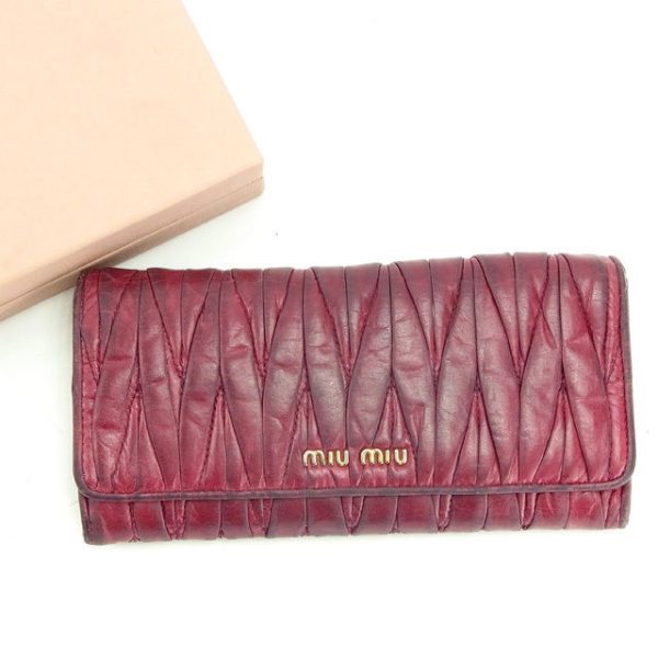 y4862 Miu Miu Long Wallet Matelasse Red Wallet Storage