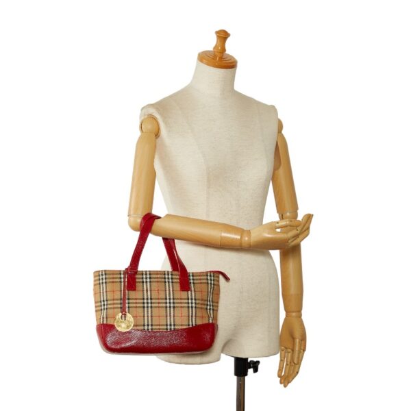 1 0136067 9 Burberry Nova Check Shadow Horse Tote Bag Beige Red