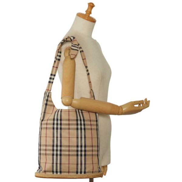 1 0143183 9 Burberry Nova Check Shoulder Bag Straw Beige