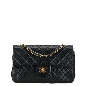 1 0155164 1 Gucci GG MARMONT Quilted Chevron Leather Bag Black