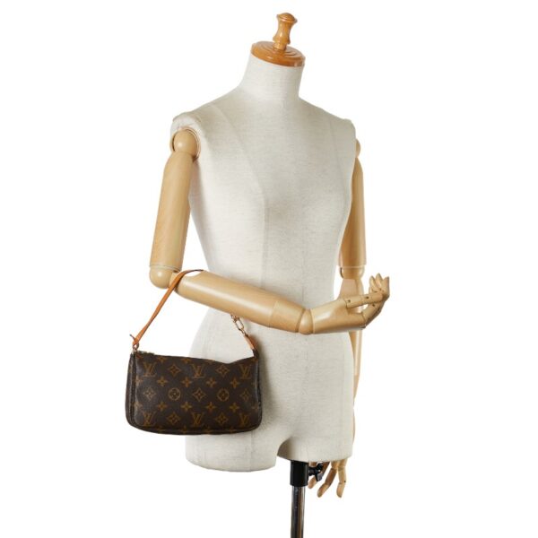 1 0160118 9 Louis Vuitton Monogram Pochette Accessoire Shoulder Bag Brown