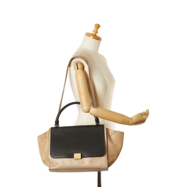 1 0162714 10 Celine Trapeze Medium Shoulder Bag Beige Black