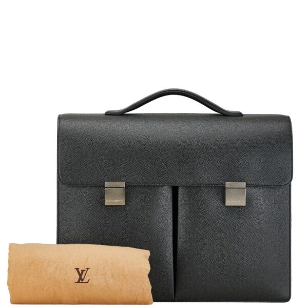 1 0163429 11 Louis Vuitton Taiga Serviette Kazan en Soufflé Briefcase Black