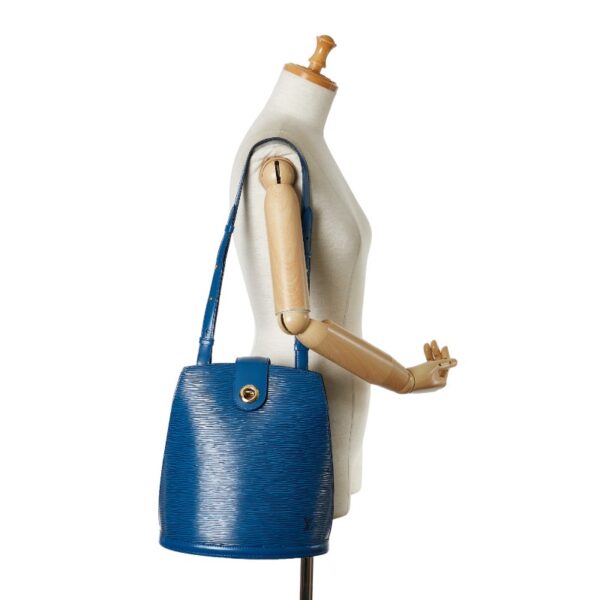 1 0163906 8 Louis Vuitton Epi Cluny Shoulder Bag Toledo Blue