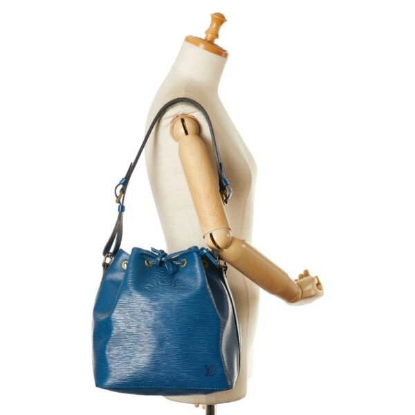 1 0164767 10 Louis Vuitton Epi Noe Shoulder Bag Toledo Blue