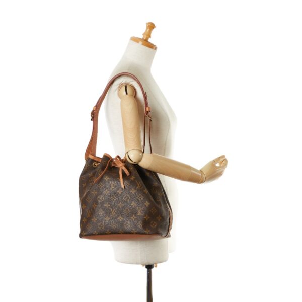 1 0165294 11 Louis Vuitton Monogram Petit Noe Shoulder Bag Brown