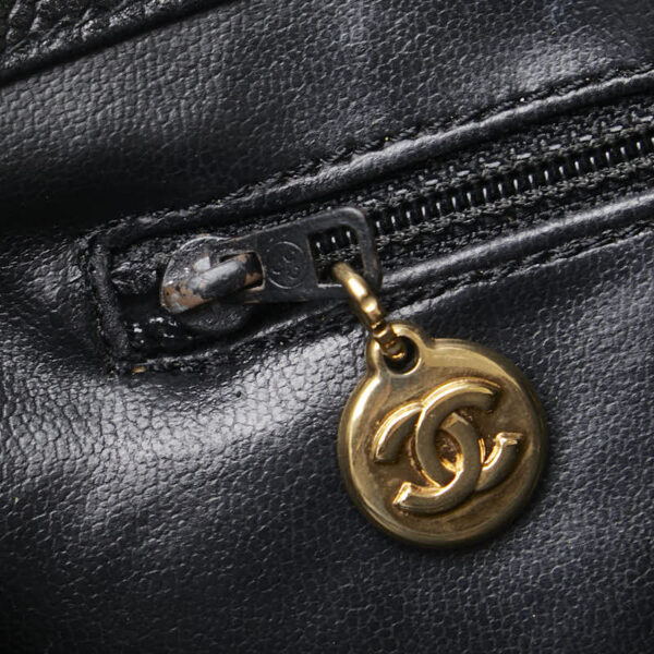 1 0165847 6 Chanel V Stitch Handbag Caviar Skin Black