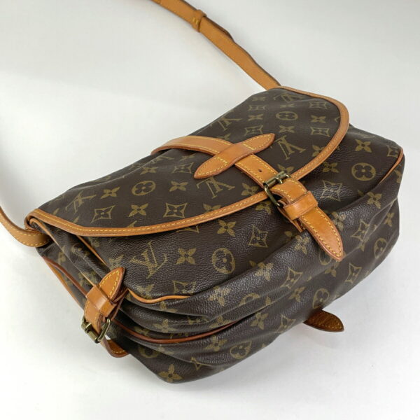 1000035689903 12 Louis Vuitton Saumur 30 Shoulder Bag Monogram Brown