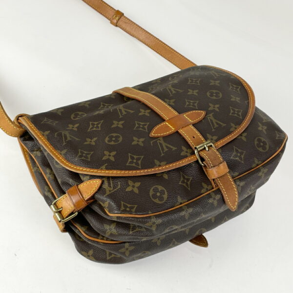 1000043719029 12 Louis Vuitton Saumur 30 Crossbody Shoulder Bag Monogram Brown