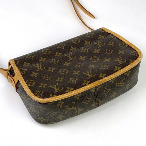 1000050102609 12 Louis Vuitton Sologne Crossbody Shoulder Bag Monogram Brown