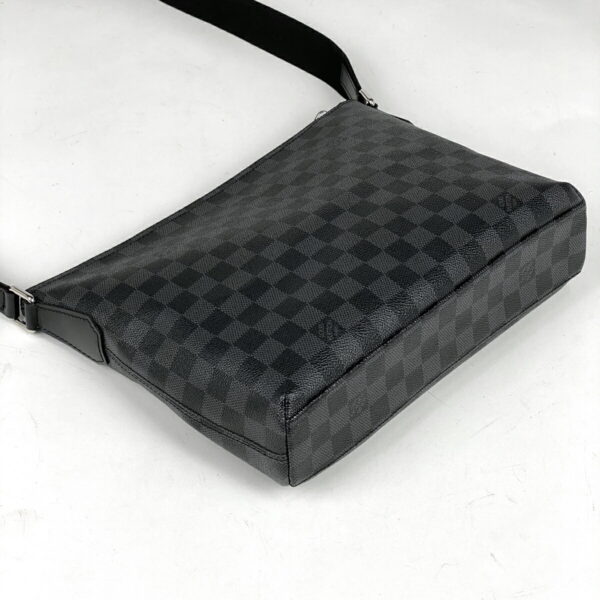 1000050787974 12 Louis Vuitton Mick PM Messenger Bag Damier Graphite Black