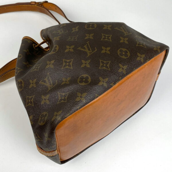 1000061701600 12 Louis Vuitton Petit Noe Shoulder Drawstring Bag Monogram Brown