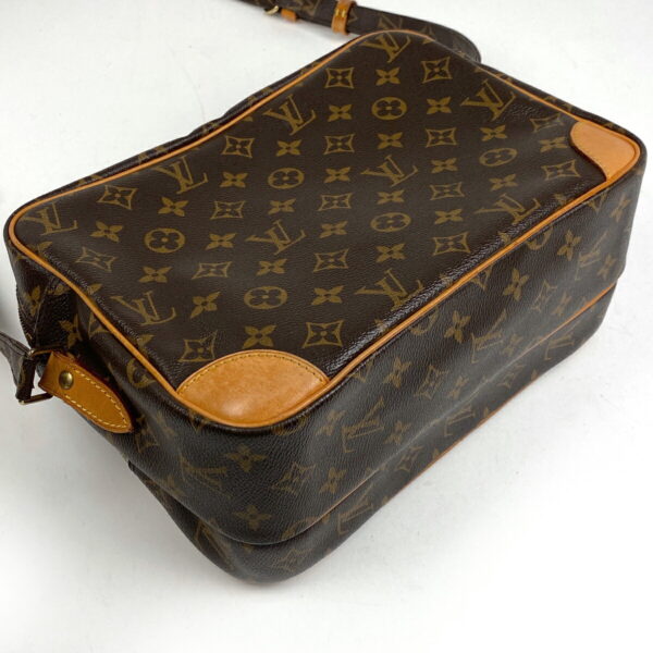 1000062511673 12 Louis Vuitton Nile Crossbody Shoulder Bag Monogram Brown