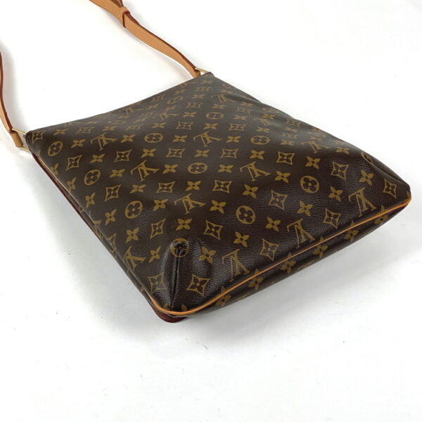 1000063416748 12 Louis Vuitton Musette Crossbody Shoulder Bag Monogram Brown