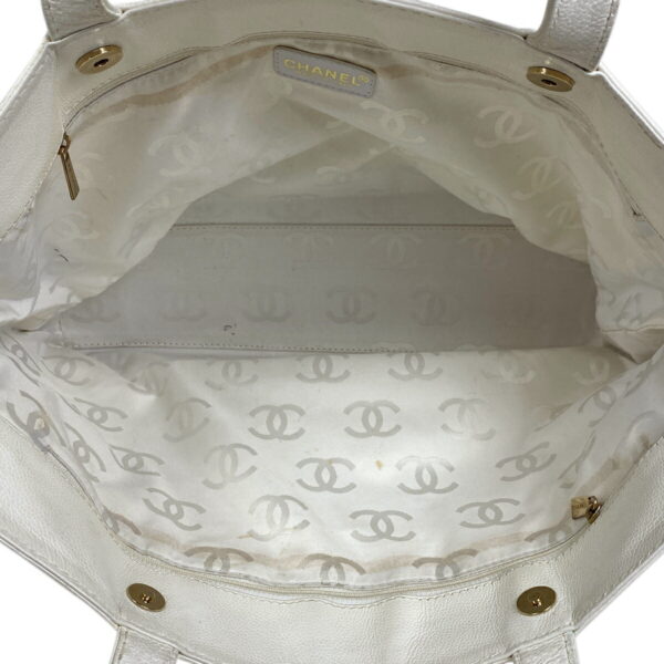 1000063540733 18 Chanel Cocomark Tote Handbag Caviar Skin White