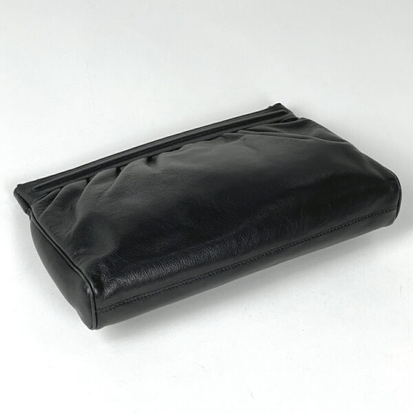 1000065079460 12 Gucci Clutch Bag Leather Black