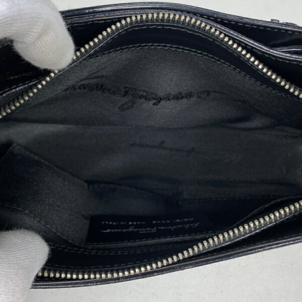 1000065508441 16 Salvatore Ferragamo Gancini Shoulder Handbag Leather Black