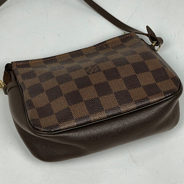 1000066185689 12 Louis Vuitton Truth Bag Damier Brown