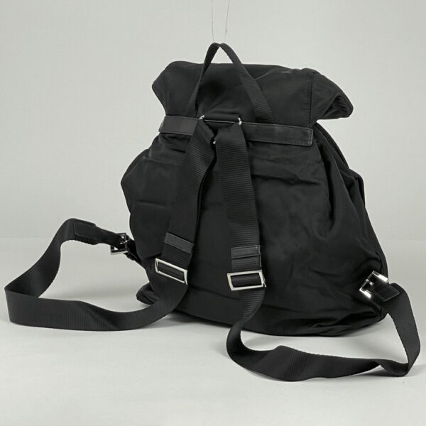 1000068088322 12 PRADA Plate Rucksack Nylon Nero