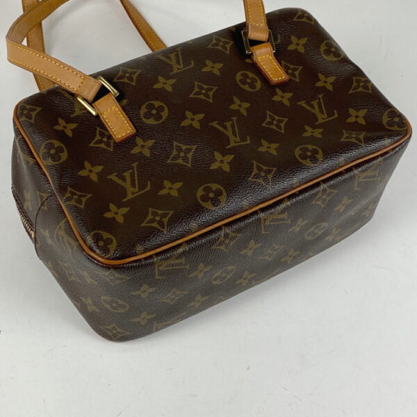 1000069258588 12 Louis Vuitton Cité MM Shoulder Bag Monogram Brown